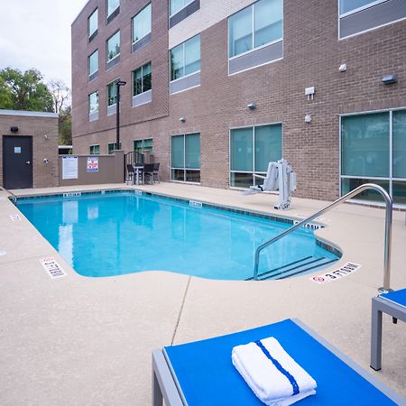 Holiday Inn Express & Suites Brevard - City Center Eksteriør bilde